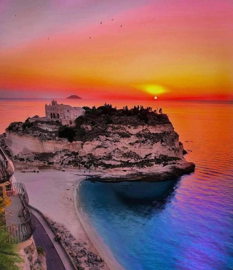 The Queen Tropea Exteriör bild