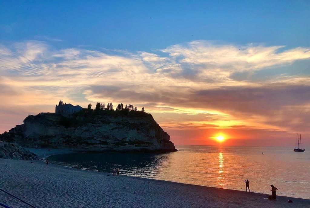 The Queen Tropea Exteriör bild